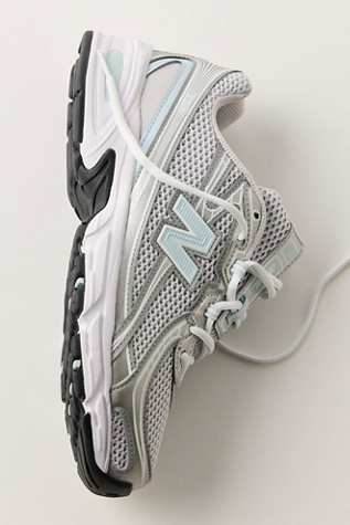New Balance 740 Sneakers