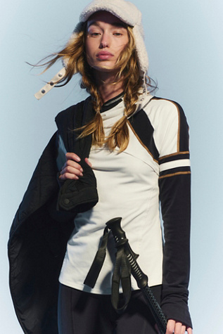 Sweat à Capuche Uni De l'Aube au Crépuscule par FP Movement en Combinaison Ivoire, pour femme taille: XS chez Free People