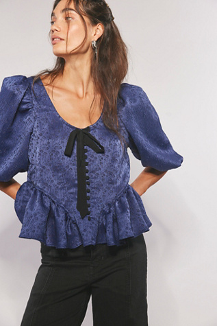 Pamela Bow Top