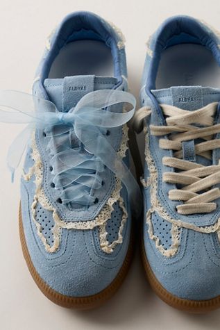ALOHAS Tb.490 Crochet Sneakers