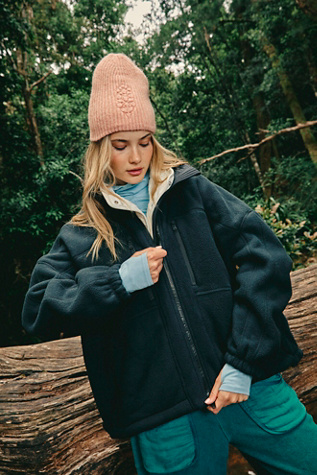 Veste en polaire sauvage et libre par FP Movement en Noir, pour femme chez Free People
