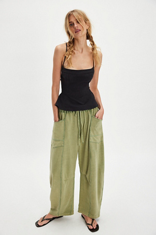 Kaiden Barrel Pants by Free People in Green, Size: XL