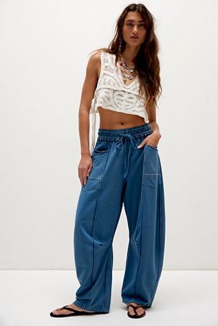 Kaiden Barrel Pants by Free People in Blue, Size: XS