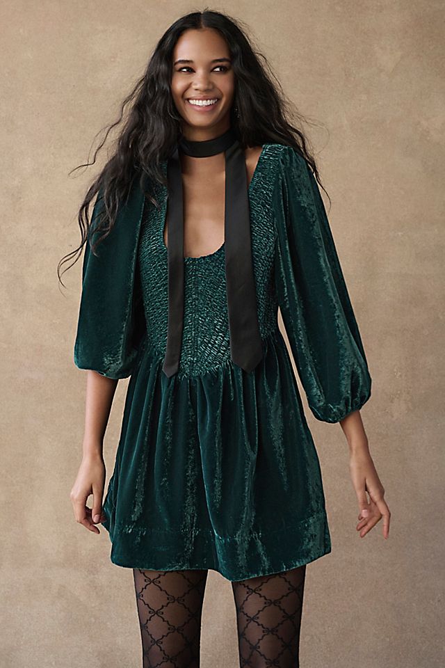 velvet mini dress Kandi Mock Neck in Emerald Allow a slight variance of 0.5 / 1 cm Erica Black Velvet Mini Dress