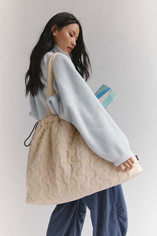 Женская сумка FP Movement Cloud 9 Tote, цвет: Слоновая кость — фото 7