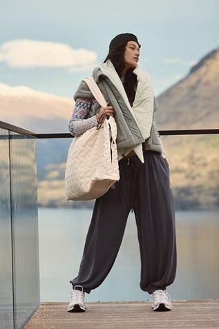 Cloud 9 Tote