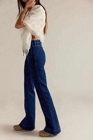 Wrangler x Lainey Wilson Bare Back Pintuck Flare Jeans
