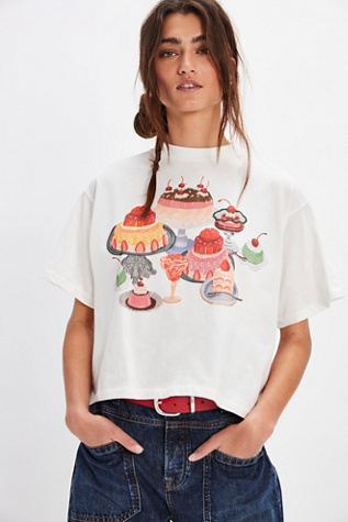 Lisa Says Gah! Charlie Tee At Free People In Ivory, Size: Large