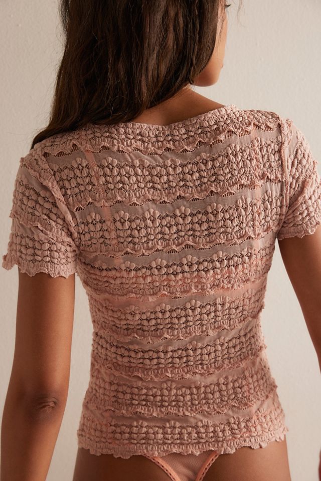 フリーピープル Free People Angelina Lace Tee レディース シャツ トップス Tea(1108) Free People Women's Angelina Lace Tee, Tea at Amazon Women's