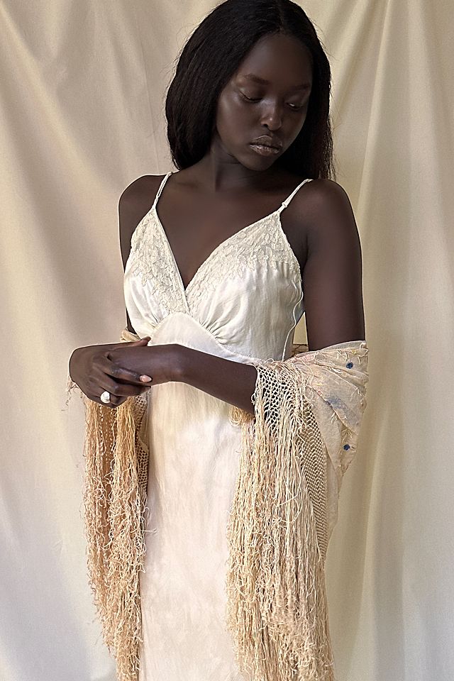 Vintage 1920's Mesh Silk Embroidered Piano Shawl Selected By Vintage 1920's Mesh Silk Embroidered Piano Shawl Selected By