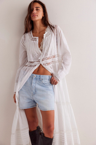 We The Free Tippi Denim Shorts At Free People In Babalon Blue, Size: 29