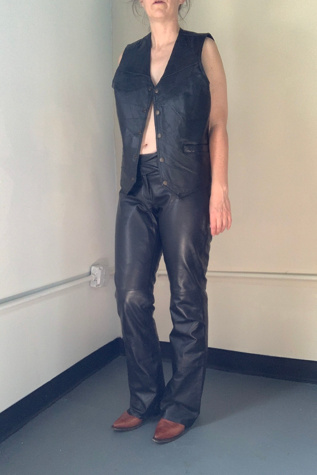 Женские брюки SharpLilTeeth Vintage Black Leather Flare Leg Pants Selected, цвет: Чёрный — фото 4