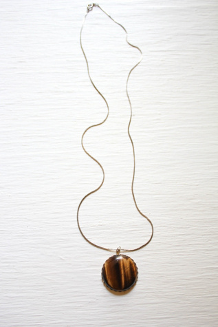 Женские колье Moons + Junes Vintage Tigers Eye Pendant Selected, цвет: Разноцветный — фото 3