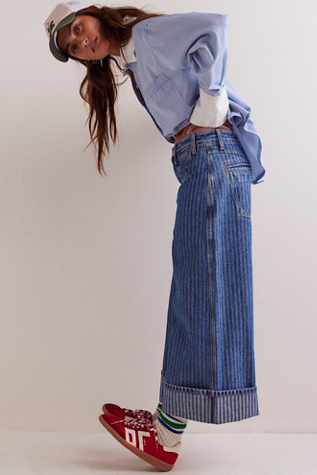 We The Free Brette Cropped Wide-Leg Jeans at Free People in Dark Wash, Size: 25