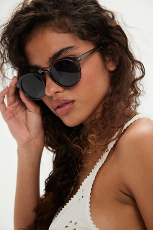 Sedona Round Sunglasses at Free People in Chambray With Chambray Lens
