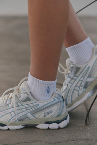 Old Faithful Solid Socks product page