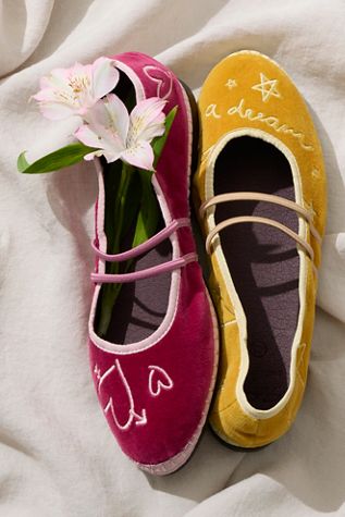 Flabelus x Intimately FP Mary Janes