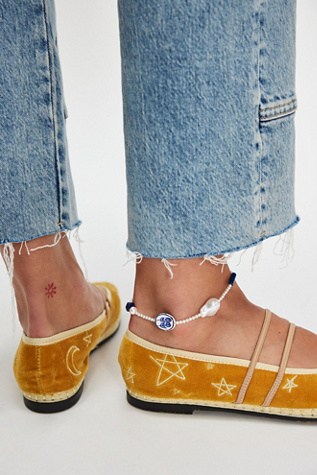 Flabelus x Intimately FP Mary Janes