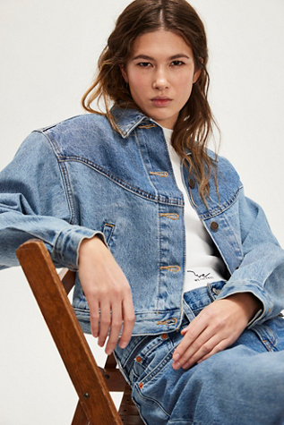 Levi's Shrunken '90s Western Trucker Jacket | Free People