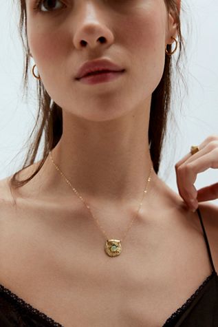864 Design Opal Pendant Necklace