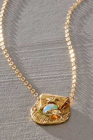 864 Design Opal Pendant Necklace