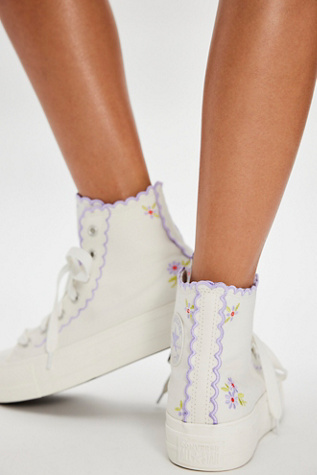 Chuck Taylor All Star Lift Platform Embroidered Sneakers