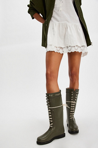 Ilse Jacobsen Lace-Up Rain Boots par Isle Jacobsen en Army, pour femme taille: EU 37 chez Free People