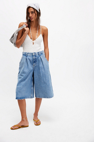 CRVY Antonia Culotte Jeans by We The Free at Free People in Light Wash, Size: 27