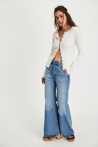 Levi's Ribcage Bell Vintage Jeans at Free People in Light Wash, Size: 28