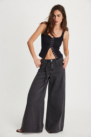 Levi's XL Superwide Jeans product page