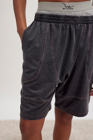 Shorts Don't Wait Up par Intimately en Noir Délavé, pour femme taille: XS chez Free People
