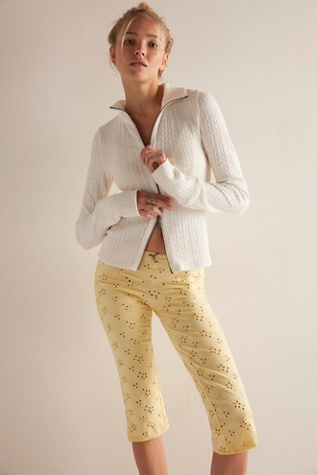 Capris Full Bloom