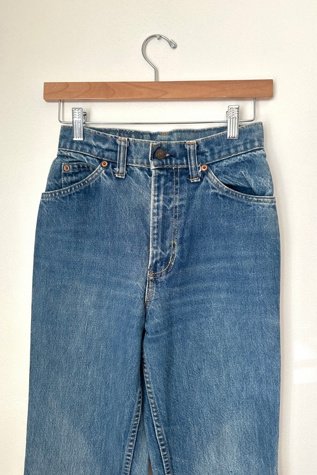 Женские джинсы Grievous Angel Vintage 1970s Black Label Straight Levis Selected, цвет: Средний синий джинсовый — фото 2