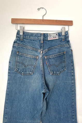 Женские джинсы Grievous Angel Vintage 1970s Orange Tab Straight Levis Selected, цвет: Средний синий джинсовый — фото 3