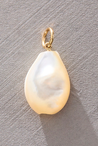 Maura Green Small Cowrie Shell Charm