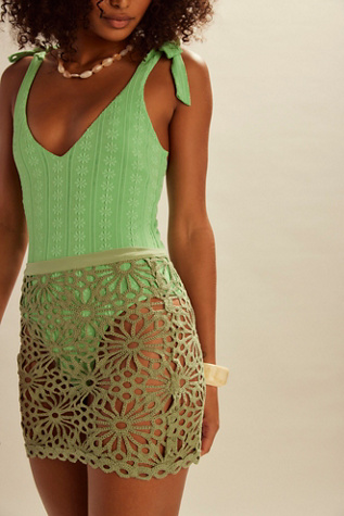 Mini Jupe Droite en Dentelle Norma Kamali en Vert Vintage, pour femme taille: XS chez Free People