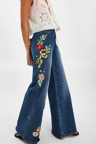 Driftwood Pull-On Wide-Leg Jeans at Free People in Dark Wash, Size: XS