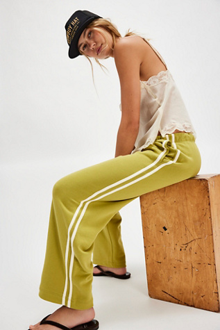 DONNI. Le Pantalon Court Rayé en Éco-Tissu Éponge