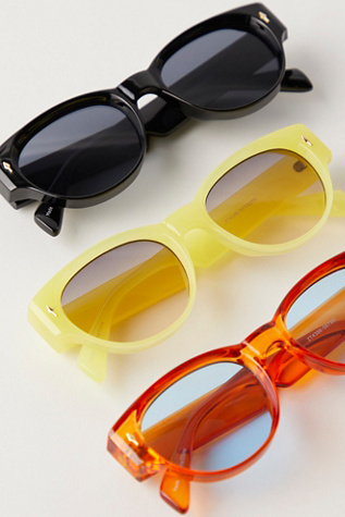 Naya Round Sunglasses by Free People in Black
