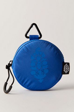 FP Movement Essentials Only Pouch en Athlete Blue, pour femme chez Free People