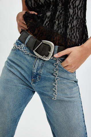 Heart Throb Chain Belt by Free People in Silver