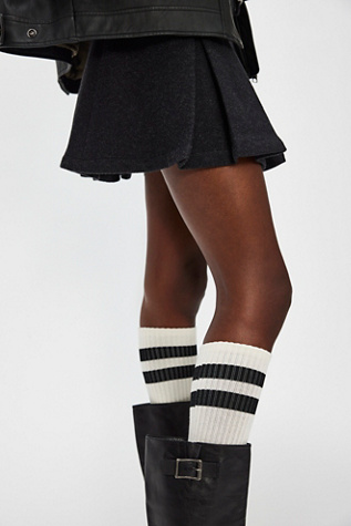 Le Bon Knee High Boyfriend Socks By Le Bon Shoppe At Free People In Cream