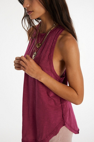 We The Free Rosie Solid Tank en Dry Rose, pour femme chez Free People