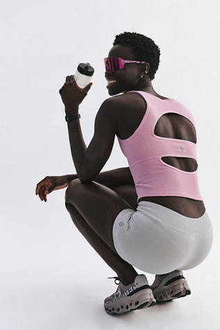 Free Throw Unwind Cami par FP Movement en Antique Blush, pour femme taille: M/L chez Free People