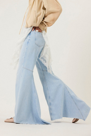We The Free Live Wire Flare Jeans at Free People in Light Wash, Size: 29 S