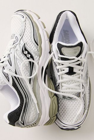 Saucony ProGrid Omni 9 Sneakers