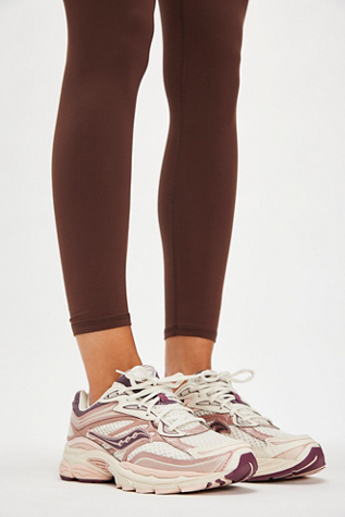 Baskets Saucony ProGrid Omni 9