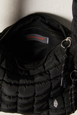 Женская сумка FP Movement Quilted Baby Carryall Sling, цвет: Чёрный — фото 6