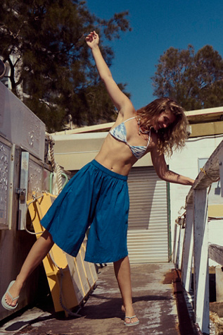 Lucca Culotte Shorts par free-est en Deep Blue Sea, pour femme chez Free People