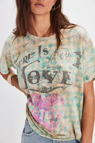 Free People ★ Magnolia Pearl ★ Poppy Bloom Tee Magnolia Pearl Poppy Bloom Tee - Yellow | Editorialist